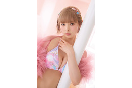 元でんぱ組.inc・最上もが、キュートな水着姿からクールなランジェリーまで......カラフル＆モノクロの“二面性グラビア”披露