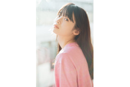 南琴奈、白肌＆端正な顔立ち際立つ最新グラビア披露！