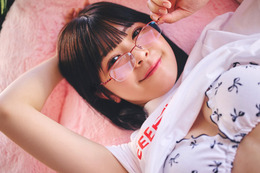 黒田かほ＆苗加結菜、“白Tシャツ”特化型グラビアに登場！未公開のセクシーカット公開