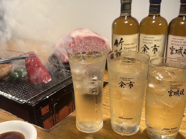 焼肉店がウイスキーハイボールを定番値下げ、原価高でも集客優先の一手
