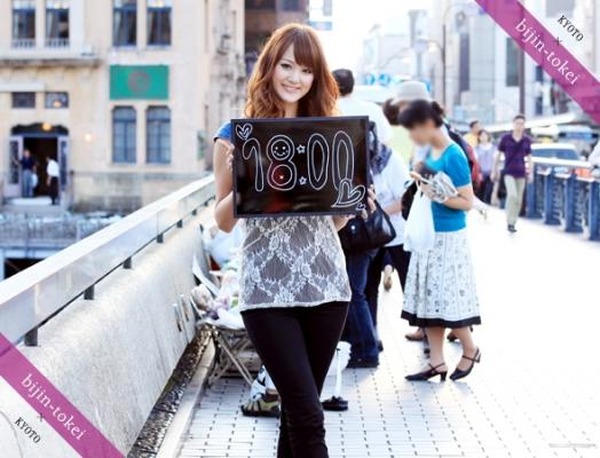 古都 京都の美女が毎分登場 京都美人時計 オープン 2枚目の写真 画像 Rbb Today