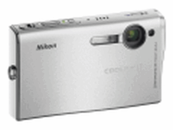 ニコン、波形スリムボディの600万画素デジカメ「COOLPIX S5/S6