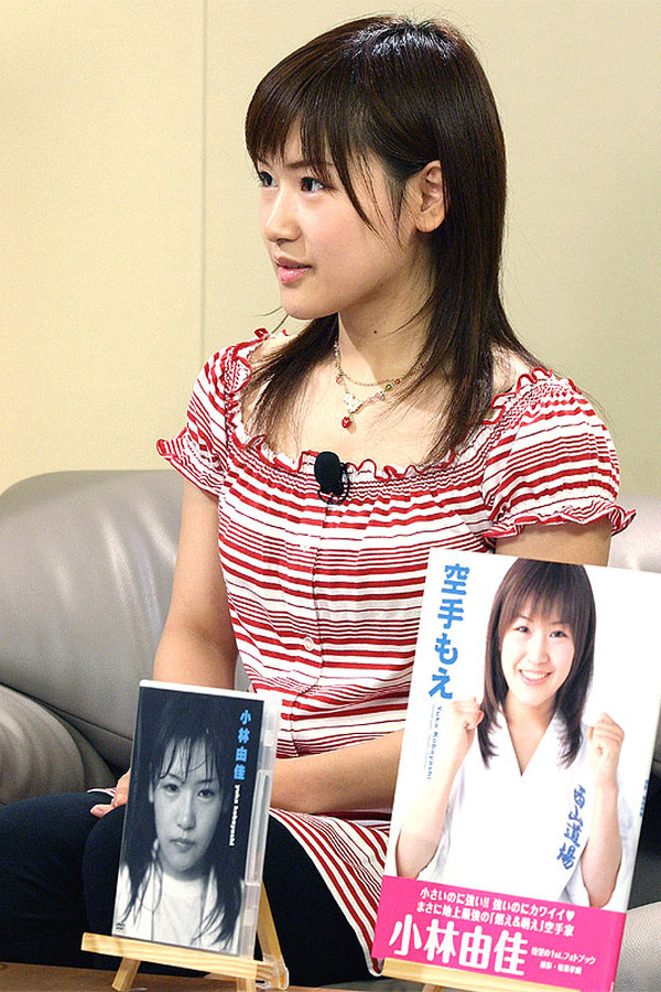 小林由佳がメイド服や水着に挑戦 コスプレを語る 2枚目の写真 画像 Rbb Today