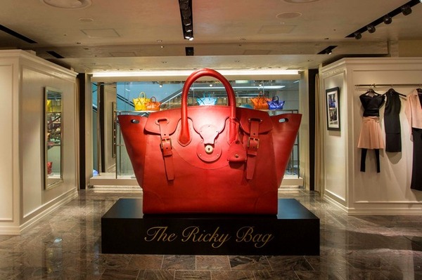 ラルフローレンの巨大バッグが表参道、梅田阪急を巡回 | RBB TODAY