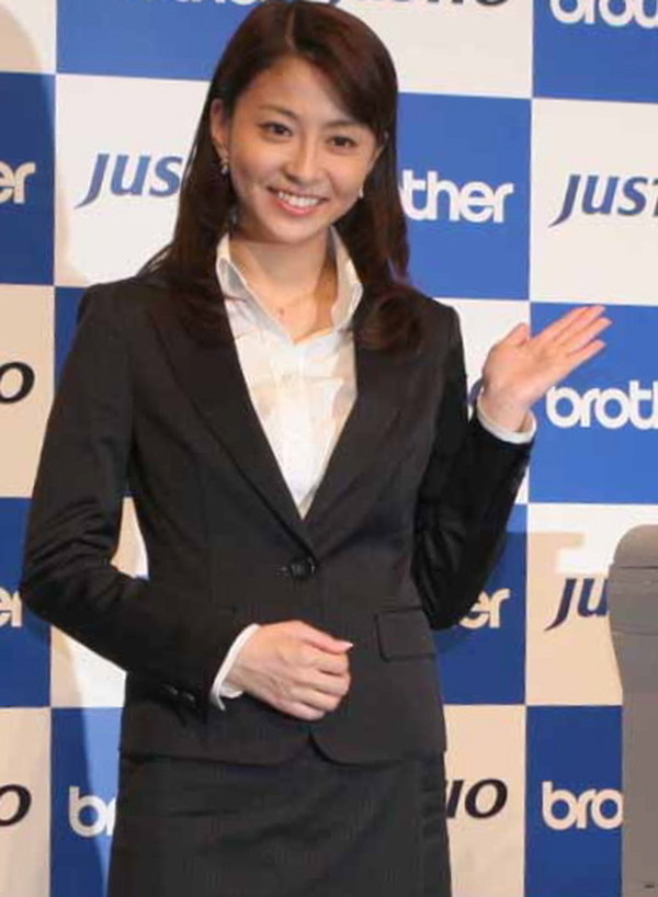 海老蔵 病気が分かった時は途方に暮れた 妻 小林麻央が乳がん Rbb Today 海老蔵 病気が分かった時は途方に暮れた 妻 小林麻央が乳がん Rbb Today