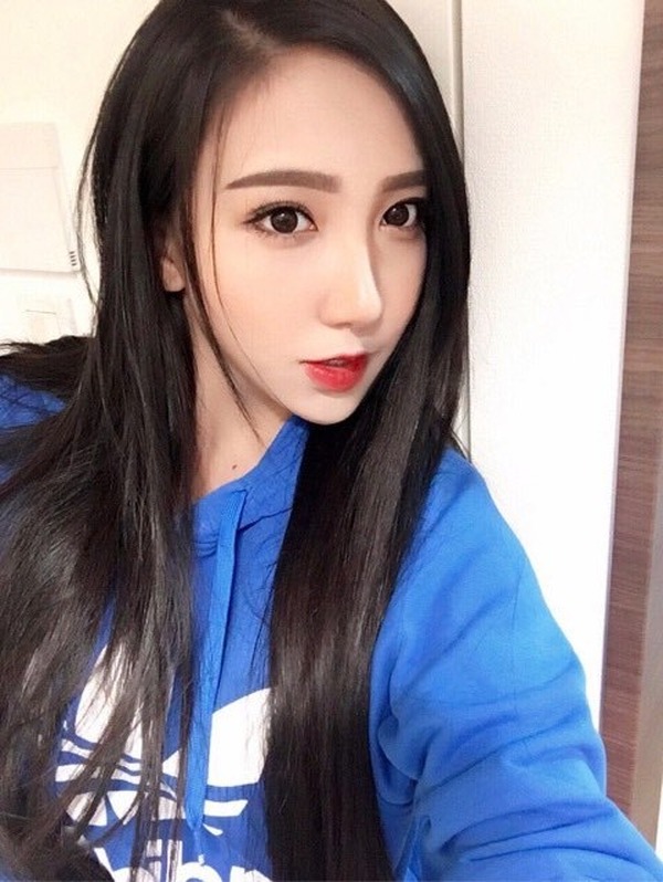 ざわちん 高校生以来の黒髪に イメチェンにファン 黒髪美人 2枚目の写真 画像 Rbb Today ざわちん 高校生以来の黒髪に イメチェンにファン 黒髪美人 2枚目の写真 画像 Rbb Today