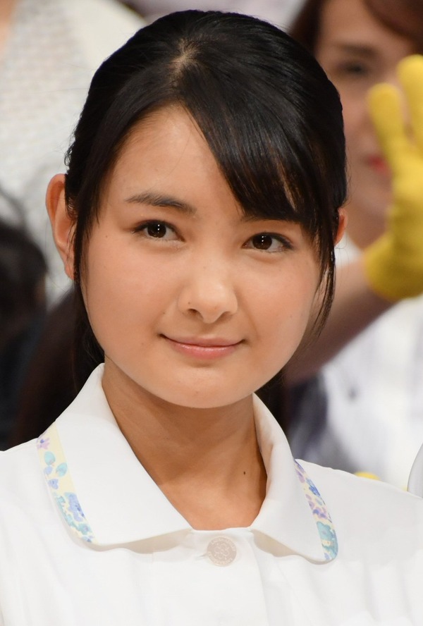 葵わかな 小学生時代の写真にスタジオ大絶賛 可愛い 何これ Rbb Today