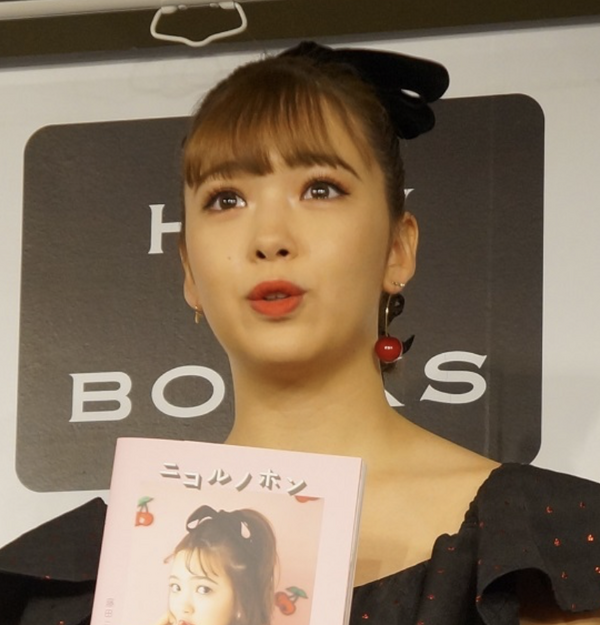 藤田ニコル、大胆セクシーなオフショット公開「この背中やばい」 RBB TODAY