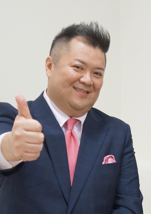 ブラマヨ小杉 肩車した息子に横髪つかまれ 気を遣ってなのか Rbb Today