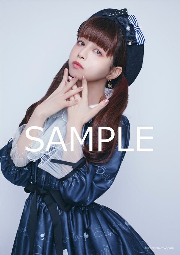 春奈るな 21年卓上カレンダー発売決定 ロリータテイストや大人っぽい表情も 5枚目の写真 画像 Rbb Today
