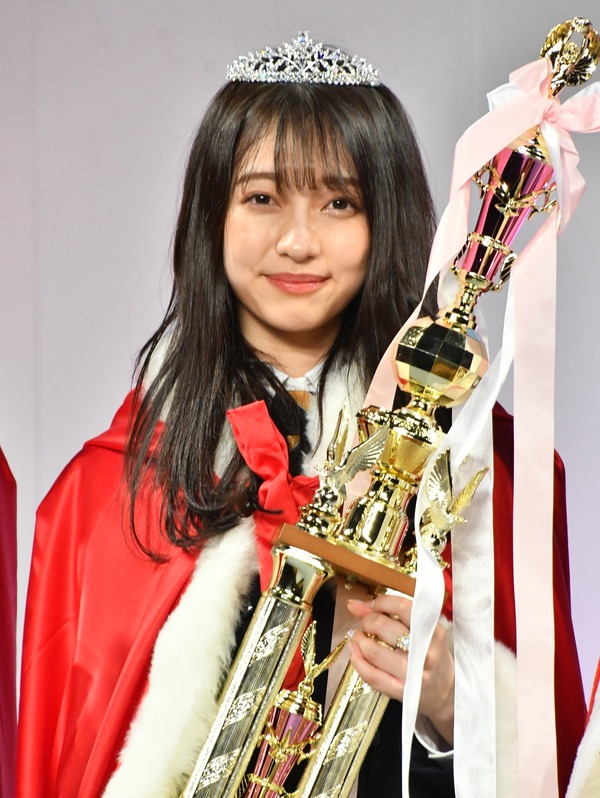 日本一かわいい女子高生 が決定 アイドル出身の18歳 ひっかさん Rbb Today