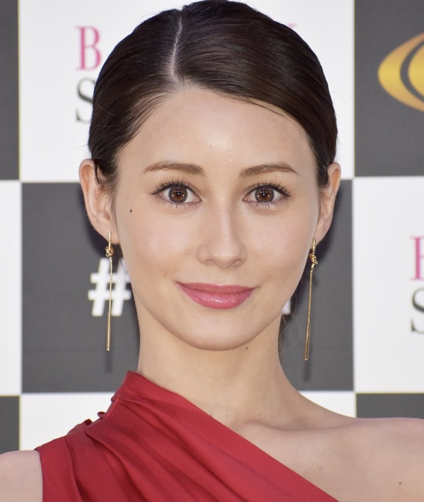 ダレノガレ明美 脚痩せトレーニング動画に反響 スタイルえぐい Rbb Today