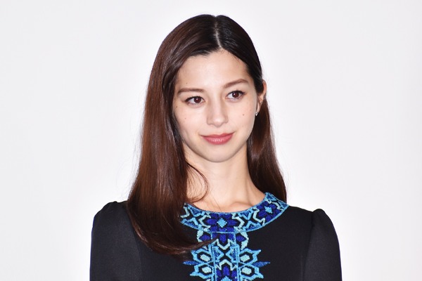 中条あやみ 女子力全開のこだわり 個性派モデルメイク披露 Rbb Today