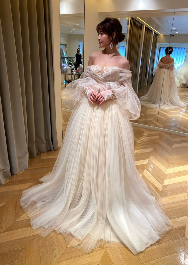 山中美智子さんデザイン ワタベウェディング ドレス AQUOOM