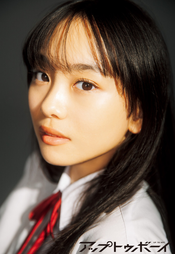 『仮面ライダーガッチャード』出演で話題の松本麗世が制服グラビア!セクシーなへそチラカットも 1枚目の写真・画像 | RBB TODAY