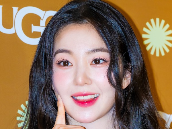 redvelvet アイリーン　サイン　直筆　公式写真 画像・写真 | Red Velvetアイリーン、来日イベントで輝く白肌と笑顔