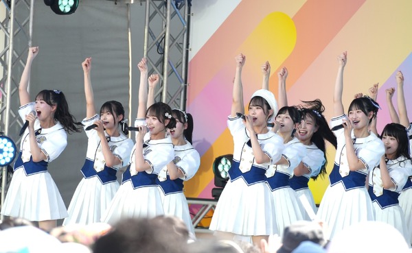 STU48がTIF2025で水色衣装の熱演を披露