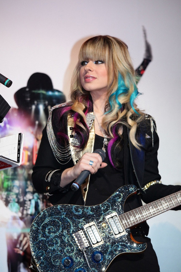 マイケルが認めたあの美人ギタリストのギターテクニックは 1枚目の写真 画像 Rbb Today