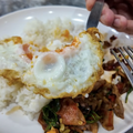 【アジア美食レポート】路地裏50バーツから和牛まで！一度は食べたいバンコク“絶品ガパオ”3選