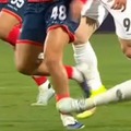スパイク裏が足首に直撃…江原DFが事後処分で2試合出場停止に、首位との大一番は欠場