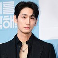 “電撃結婚”が話題を集めた俳優ユン・バク、生後100日迎えた息子を公開「うちの子」