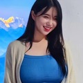 規格外のボリュームが眼福！韓国チアのキム・ヒョニョン、抜群スタイル際立つモノキニ姿公開