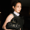のん、洗練されたmiumiuコーデ披露！「やっとお会いできた」齋藤飛鳥とのツーショットも公開
