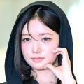 IVE・レイ、ショートパンツから“美脚”がスラリ…抜群スタイル際立つブラックコーデで日本へ出国