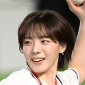 愛称“太もも女神”らしく存分に披露！韓国チア、“ほぼ素肌”の迷彩ルックをキュートに着こなし