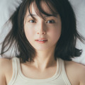 『気まずいほど 佐々木希と目が合いすぎる日めくり』撮影：東京祐／ワニブックス刊