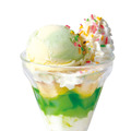 レトロkawaii♡　　　　　　　　　　　　　　　　　　　　クリームソーダ風パルフェ　　　　　　　　　　　　　　　　　390円（税込429円）