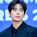 「メロすぎます」TXT・テヒョン、日本ファンを見守る姿に反響！“彼氏感”あふれる神戸オフショット