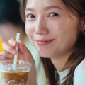 アイスカフェラテ「真夏のエスケープ」篇