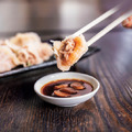 【台湾 同客(トンクー)餃子館】「親続き味の手作り水餃子」1,080円(6個入) ＜各日販売予定50点＞