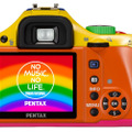 「TOWER RECORDS×PENTAX RAINBOW K-x」の背面