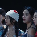 “4人”になったNewJeans、日本デビューSG以来のコンテンツが公開　4周年記念SPフィルム