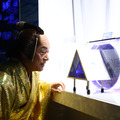 松平健がクルーズ船で登場！「八景島シーパラダイス」のイルカショーにサプライズ出演し大歓声！