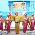 松平健がクルーズ船で登場！「八景島シーパラダイス」のイルカショーにサプライズ出演し大歓声！