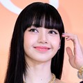 「すごい」BLACKPINK・リサ、スイムウェア姿で“完璧スタイル”　船上バカンスSHOTに釘付け