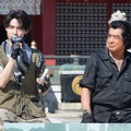藤岡真威人、藤岡弘、【撮影：小宮山あきの】