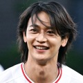 【独自写真】全身ユニ姿が青春漫画の主人公のよう！SHINee・ミンホ、始球式で見事な“ノーバン投球”披露