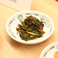 日高屋のリニューアルした「ニラキムチ」。辛さを抑え、より食べやすい味わいに【撮影：平木昌宏】