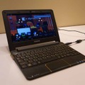 会場に展示されたAndroid端末「dynabook AZ」