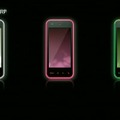 「IS05」カラーはホワイト、ピンク、グリーン×ブラック