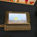 ノキアの最新スマートフォン・N900にMeeGoを実装した事例。パフォーマンスが今後の課題だという