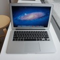 Intel Core i5やCore i7、Thunderbolt I/Oインターフェイステクノロジー、バックライトキーボードを搭載した、MacBook airも、同日に発売された