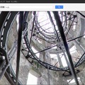 ドーム内側には、遺産保存のための補強工事がなされていることがわかる