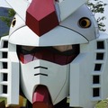 実物大ガンダムのパーツを展示する「お台場ガンダムプロジェクト2011」（C）創通・サンライズ