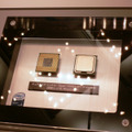 　インテルは本日、Coreマイクロアーキテクチャを採用した量産型サーバ向けプロセッサ「デュアルコアインテルXeonプロセッサー5100番台（以下、Xeon 5100シリーズ）」6製品を発表した。出荷は6月27日より開始される。