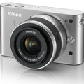 「Nikon 1 J1 標準ズームレンズキット」シルバー